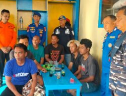 Tim gabungan lakukan evakuasi TB pulaumas 07 Polisi Delapan ABK selamat