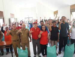 Karolin Dan Samuel Serahkan 7.850 Ton Bantuan Benih Padi