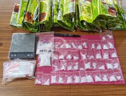 Polda Kalbar amankan 45 paket dari hasil grebek kampung Beting