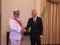 Laksamana TNI (Purn) Yudo Margono Menerima Penghargaan Militer Tertinggi Pemerintah Singapura