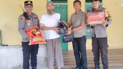 Polres Sanggau berikan Tali Asih Kepada Anggota KPPS Pasca Pemungutan dan Penghitungan Suara Pemilu Tahun 2024