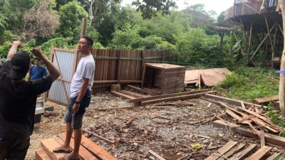 Seorang PNS.Ek dan DS di Duga bos ilegal loging di kecamatan Sandai di Tangkap polisi .