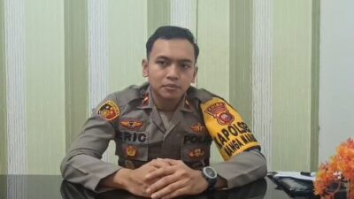 Polisi Berbagi, Polsek Nanga Mahap Serahkan Bansos ke masyarakat
