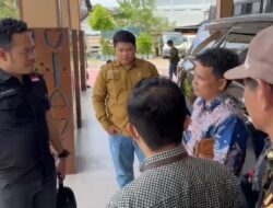 Larang Wartwan Meliput, Oknum Jaksa di kantor kejaksaan Negeri Ketapang Diduga Kuat Melanggar UU No.14 Tahun 2008