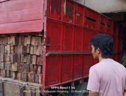 Polsek Sungai Laur Aman kan truk Bermuatan Kayu Belian di Simpang Empat Kumai