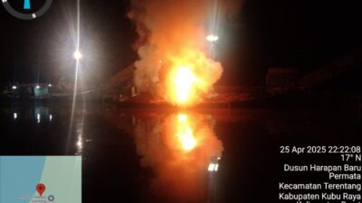 Kapal Pengangkut Sawit Milik Asep Meledak di Terentang! Api Lahap KM Putra Jaya Usai Bongkar Muatan di PKS 10 BPG