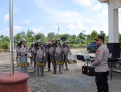 Kapolres Kayong Utara Cek Kesiapan Personel, Peralatan, dan Kendaraan Dalmas Jelang Hari Buruh