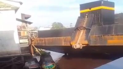 Tongkang CPO Serempet Dermaga Speedboat di Sukamara, Sejumlah Kapal Warga Rusak