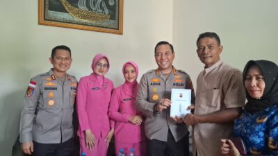 Hari Bhayangkara ke-79, Polresta Pontianak Lakukan Anjangsana ke Purnawirawan, Personel Sakit, dan Warakawuri