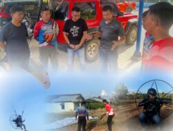 TNI AU Lewat Lanud HAD Turut Sukseskan Penutupan Pekan Pajak Daerah dengan Aksi Paramotor