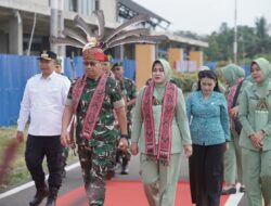 Pangdam XII/Tanjungpura Disambut Meriah Adat Ketapang, Wujud Sinergi dan Penghormatan terhadap Budaya Lokal