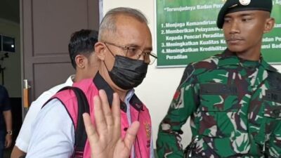 Sidang Perdana Sekda Singkawang Sumastro, Sumastro Bungkam Dugaan Keterlibatan Walikota Singkawang, Tjhai Chui Mie.