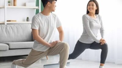 Olahraga adalah semua bentuk aktivitas fisik yang dilakukan baik dalam bentuk kompetitif atau juga santai.