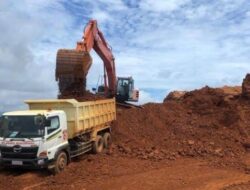 PT Barata Gunajaya Perkasa Masih Muat Bauksit di Kayong Utara, Gunakan Fasilitas Daerah Padahal Sudah Dilarang Negara.