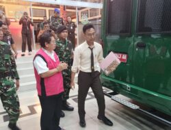 Mantan wakil bupati Sintang di tangkap kajati Kalbar karna merugikan negara sebesar.Rp.3.M