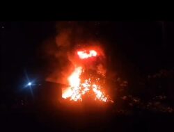 Sijago merah mengamuk Gudang diduga Penampung Barang Illegal di Desa Cipta Karya,gosong 