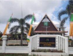 DUGAAN KORUPSI HIBAH Rp16 M PT KEM KETAPANG DITANGANI KAJARI, DISEBUT BAK “GUNUNG ES” Publik Desak Pengusutan Menyeluruh dan Transparan