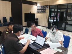 Kejari Bengkayang Tahan Tersangka Kasus Korupsi Jalan Lambau Sungai Raya